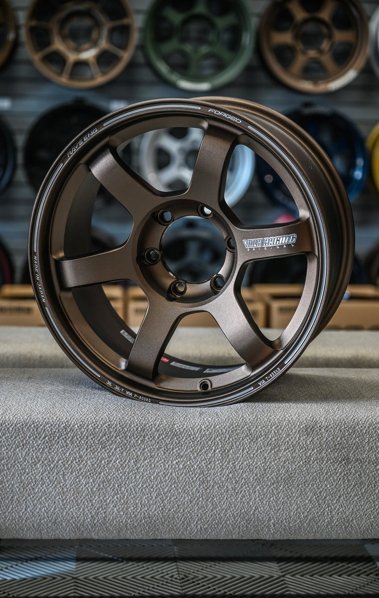 Volk Racing TE37 Large PCD Progressive Model II 18x9 +0 6x139.7 Bronze (SET) main image 1