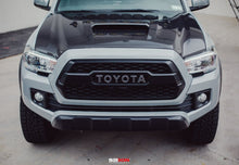 Load image into Gallery viewer, SEIBON TR-STYLE CARBON FIBER HOOD FOR 2016-2023 TOYOTA TACOMA